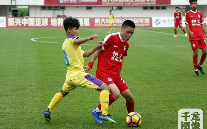 Báo Trung Quốc xấu hổ vì đội bóng trẻ ăn tập châu Âu thua CLB Việt Nam - Bóng Đá
