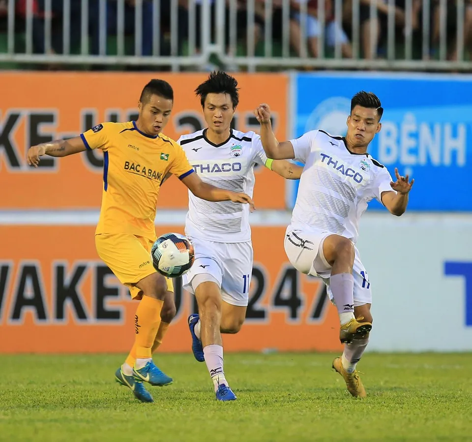 Tổng hợp vòng 17 V-League 2019: HAGL đã biết chiến thắng - Bóng Đá