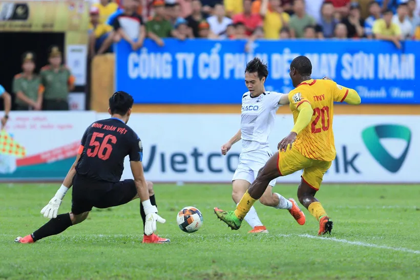 Tổng hợp vòng 19 V-League: HAGL mất điểm đáng tiếc; Hà Nội lại lên ngôi đầu - Bóng Đá