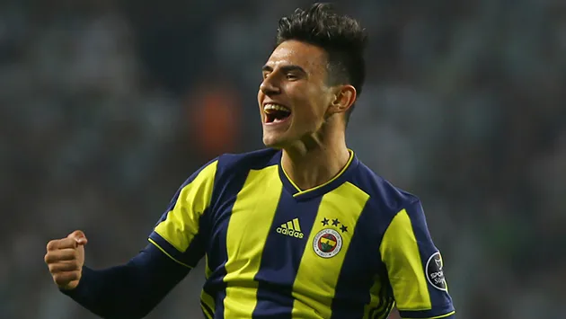 Milan join race for Elmas - Bóng Đá