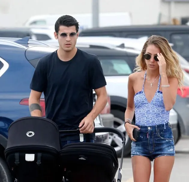 Alvaro Morata and stunning wife put on brave faces on trip out with twins as couple plan to move house after horrifying raid - Bóng Đá