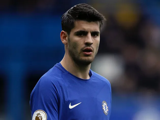 Alvaro Morata and stunning wife put on brave faces on trip out with twins as couple plan to move house after horrifying raid - Bóng Đá