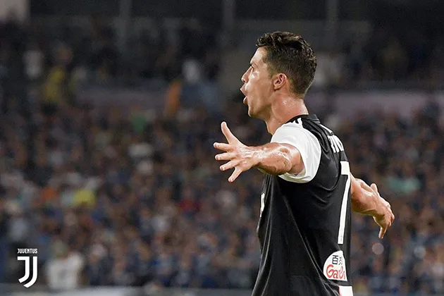 Ronaldo ghi bàn nhưng đừng quên 'Ông già 41 tuổi' này - Bóng Đá