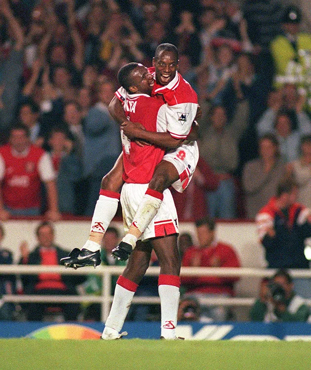 ẢNH: Ngày này năm xưa, Arsenal đón một huyền thoại (Vieira) - Bóng Đá