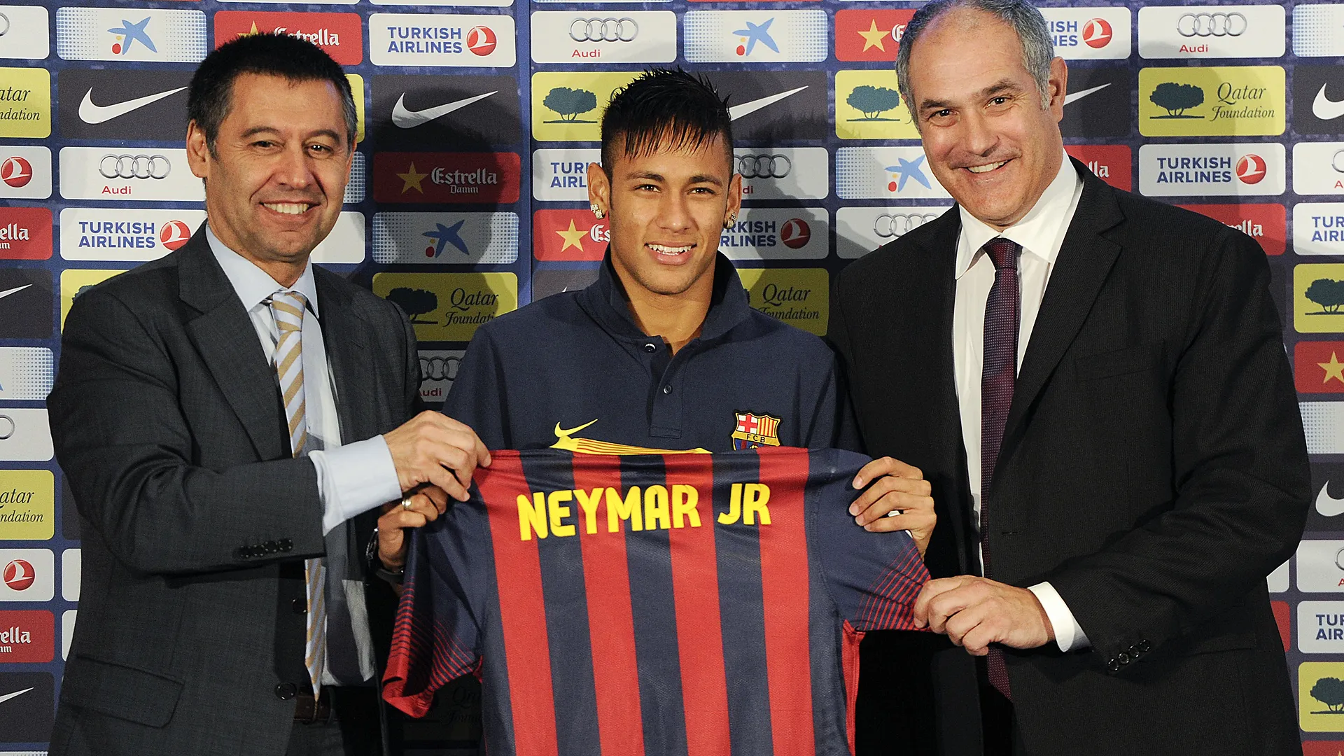 Neymar chỉ trích BLĐ Barca - Bóng Đá