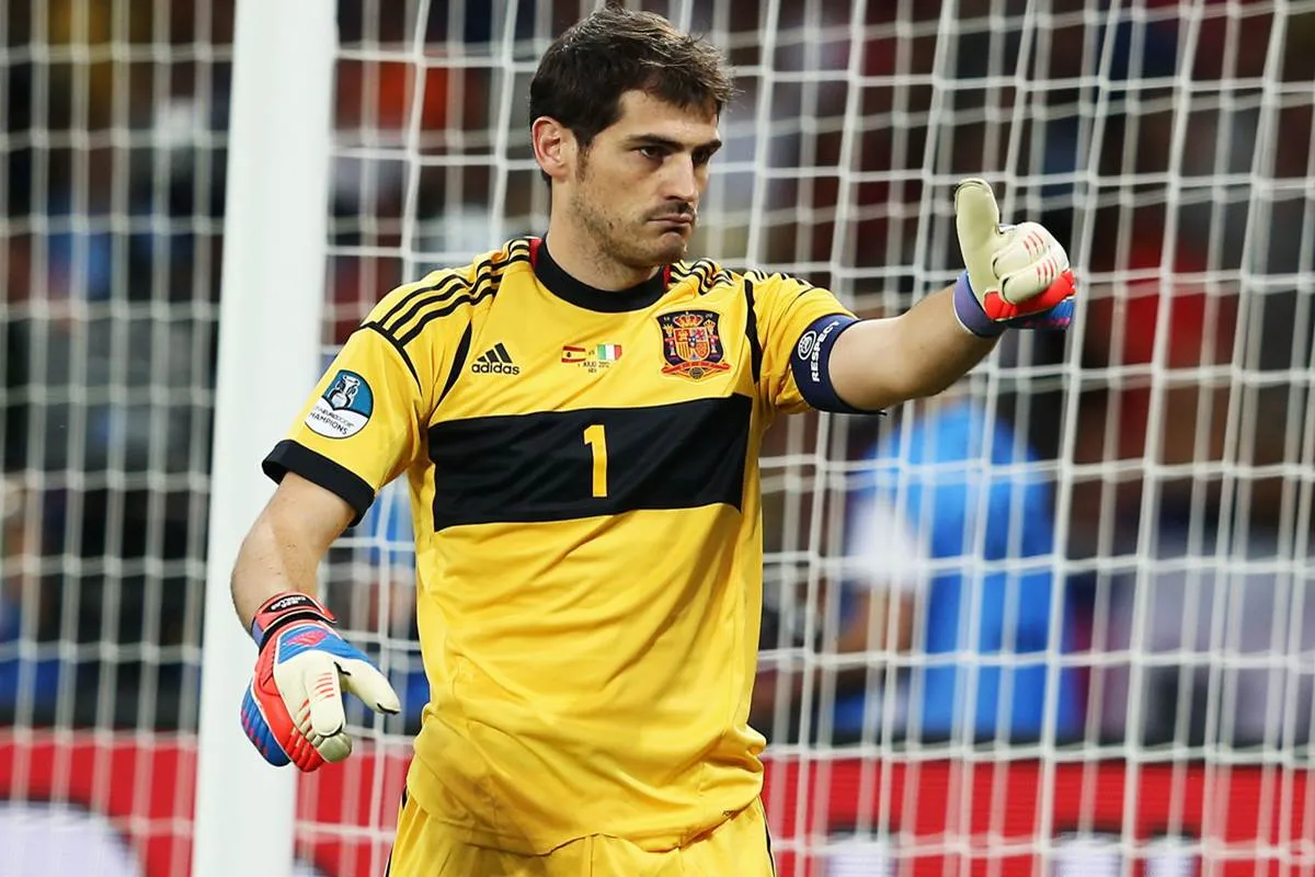 NÓNG: Liverpool muốn chiêu mộ Iker Casillas - Bóng Đá