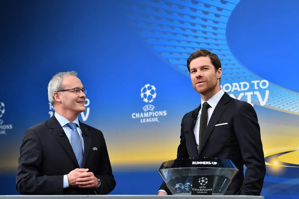 Xabi Alonso bảnh bao bốc thăm vòng 16 đội Champions League - Bóng Đá