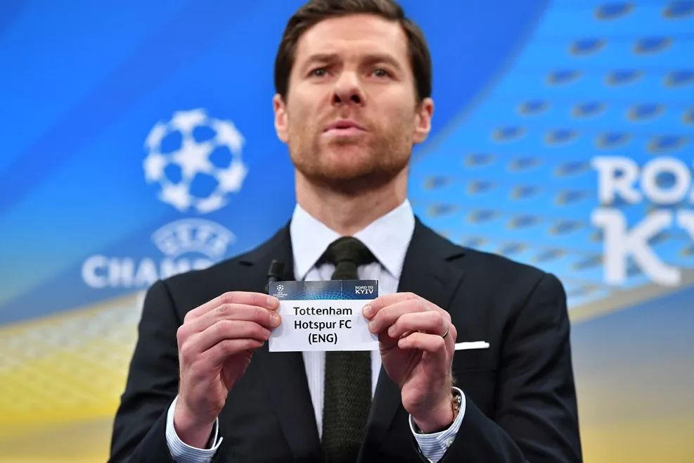 Xabi Alonso bảnh bao bốc thăm vòng 16 đội Champions League - Bóng Đá