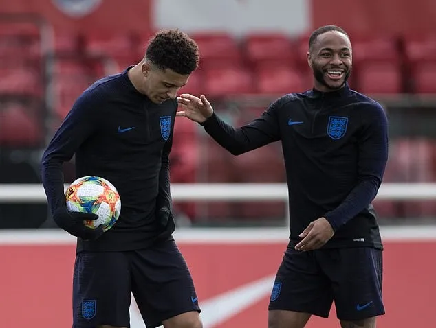 dele alli chơi khăm sterling - Bóng Đá