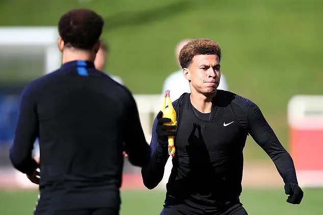 dele alli chơi khăm sterling - Bóng Đá