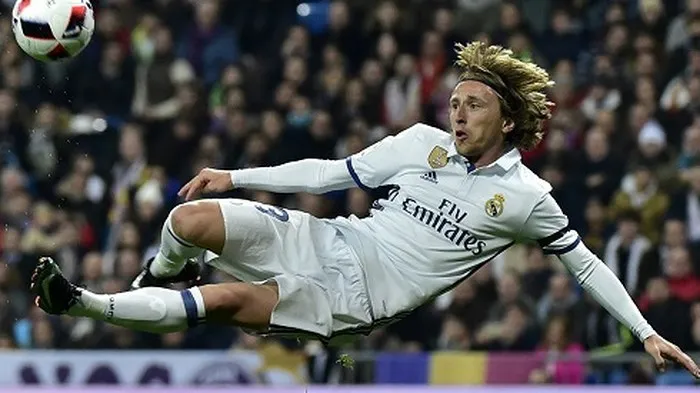 Luka Modric gia hạn hợp đồng - Bóng Đá