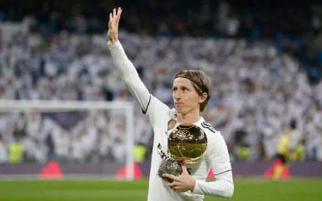 Luka Modric gia hạn hợp đồng - Bóng Đá