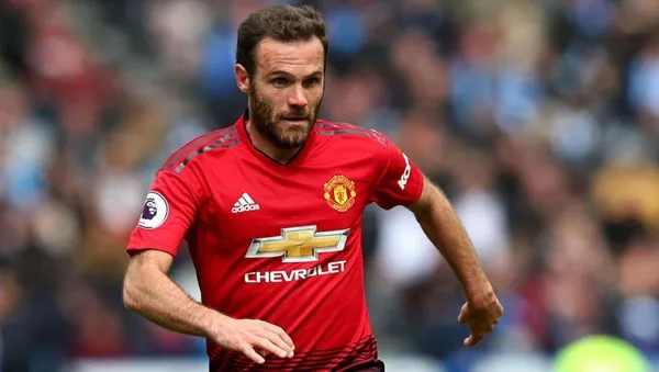 Juan Mata chỉ ra thủ lĩnh phòng thay đồ của Man Utd - Bóng Đá