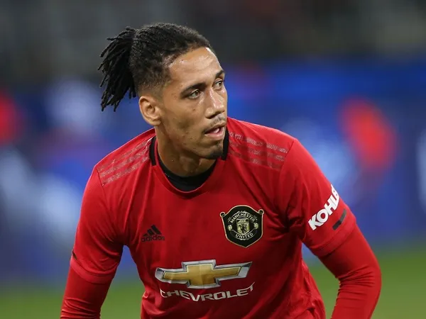 Arsenal chiêu mộ Smalling - Bóng Đá