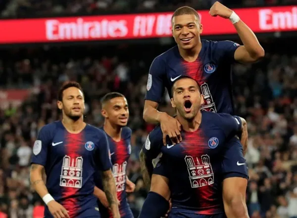 Mbappe được trao Chiếc giày Vàng - Bóng Đá