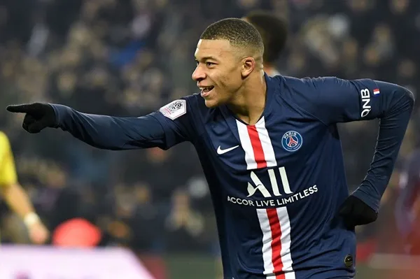 Mbappe được trao Chiếc giày Vàng - Bóng Đá