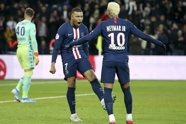 Mbappe được trao Chiếc giày Vàng - Bóng Đá