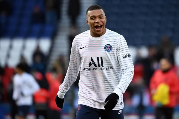 Mbappe được trao Chiếc giày Vàng - Bóng Đá