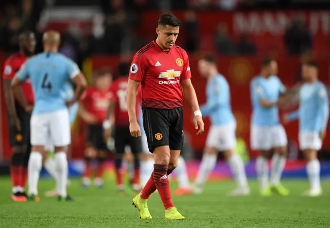 Jose Mourinho used two bizarre methods to motivate Man Utd flop Alexis Sanchez - Bóng Đá