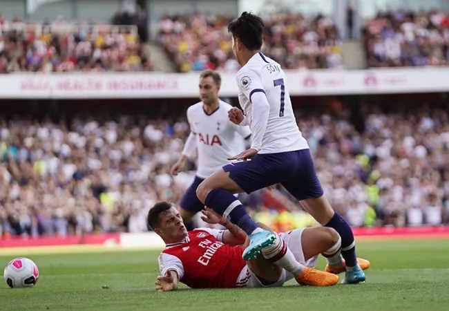 Granit Xhaka hits back at Arsenal legends after criticism of his north London derby display - Bóng Đá