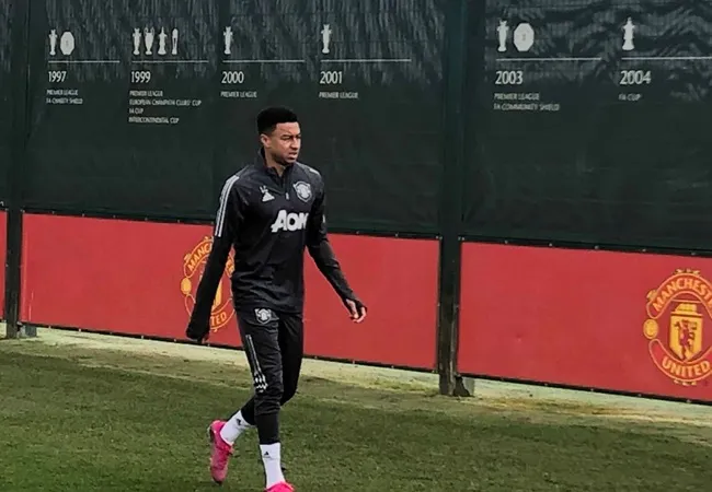 Fan Man Utd reach Lingard's back to tranning - Bóng Đá