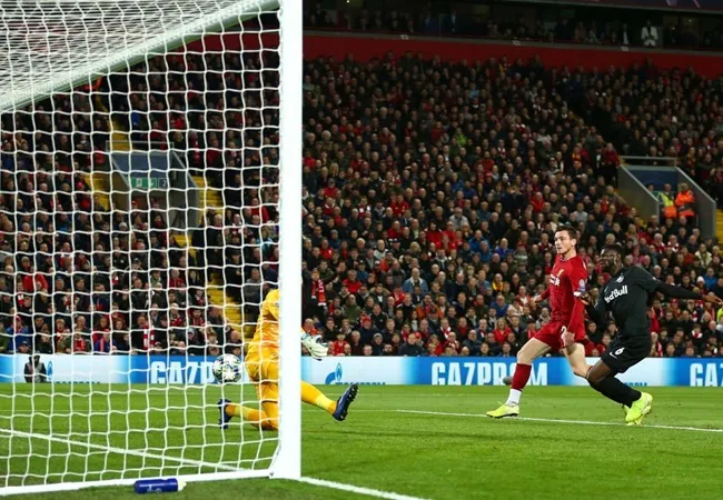 Đội hình kết hợp Man Utd - Liverpool: 'Bức tường' triệu đô; Hàng công 'kinh hoàng' - Bóng Đá