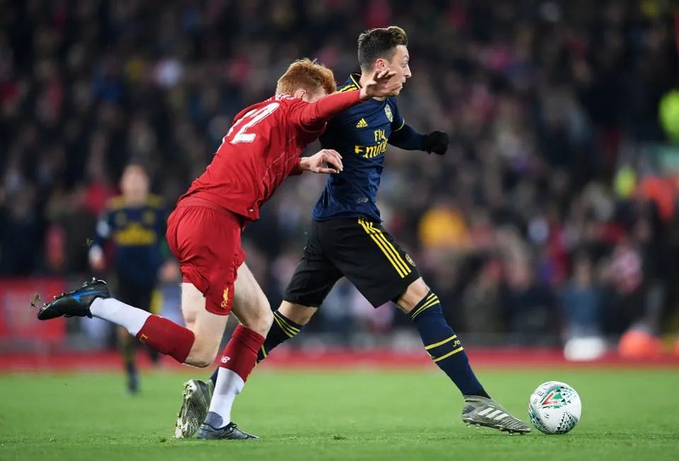 Mesut Ozil reacts to painful Liverpool defeat and sends message to Arsenal fans - Bóng Đá