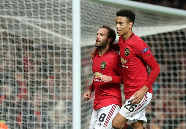 Hargreaves explains why he was so impressed with Man Utd against AZ - Bóng Đá