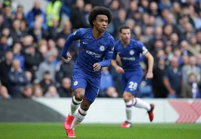 Willian's exit from Chelsea stalls as the Brazilian's agent insists coronavirus is taking priority amid links to Manchester United and PSG - Bóng Đá