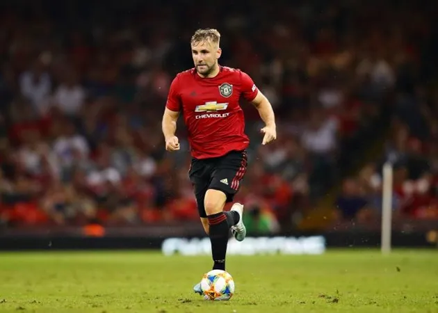Luke Shaw and Axel Tuanzebe left out of 30-man  @ManUtd  Europa League squad - Bóng Đá