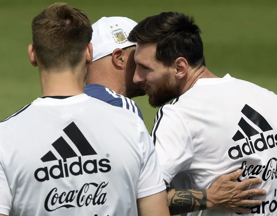 Argentina lo mất World Cup, kêu gọi đoàn kết đấu Nigeria - Bóng Đá