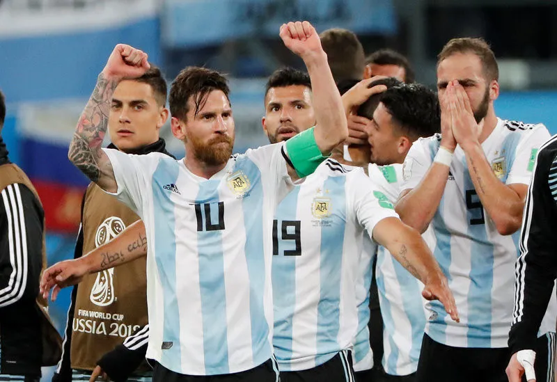 Messi đã tỏa sáng nhưng tiếc cho một Argentina mất bản sắc - Bóng Đá