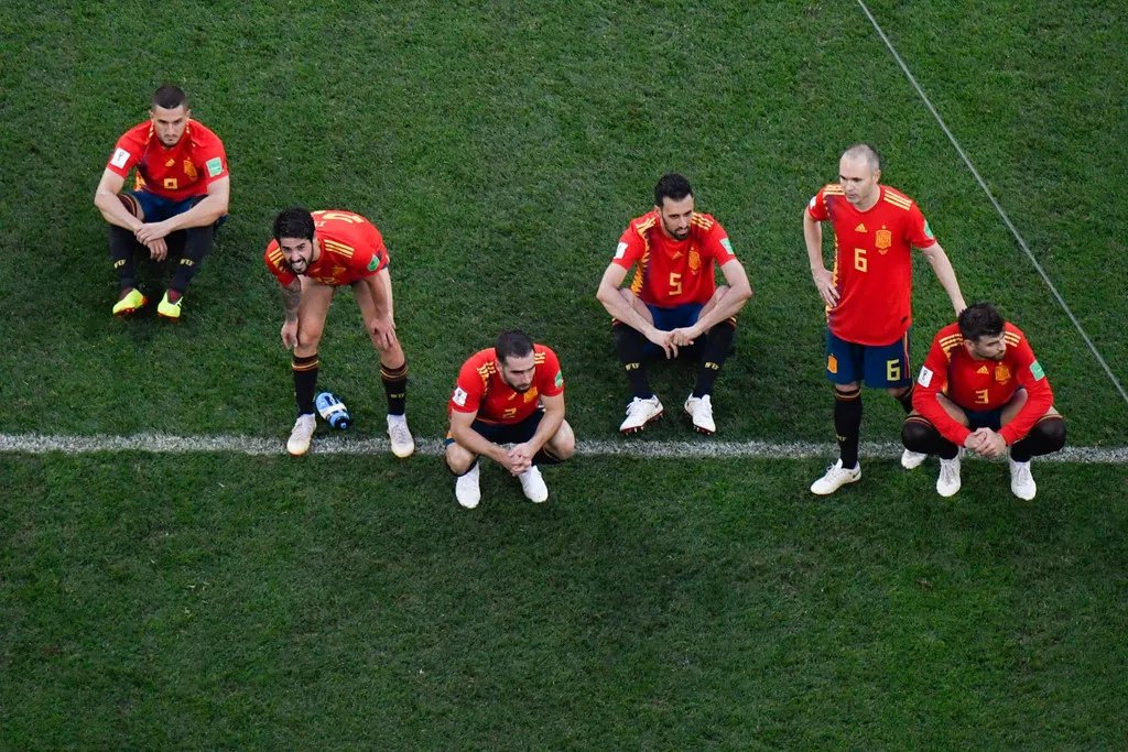 VAR lại gây tranh cãi vì từ chối cho Tây Ban Nha hưởng penalty - Bóng Đá