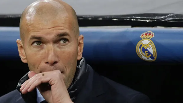 Zidane khẳng định vẫn trọn niềm tin vào Benzema - Bóng Đá