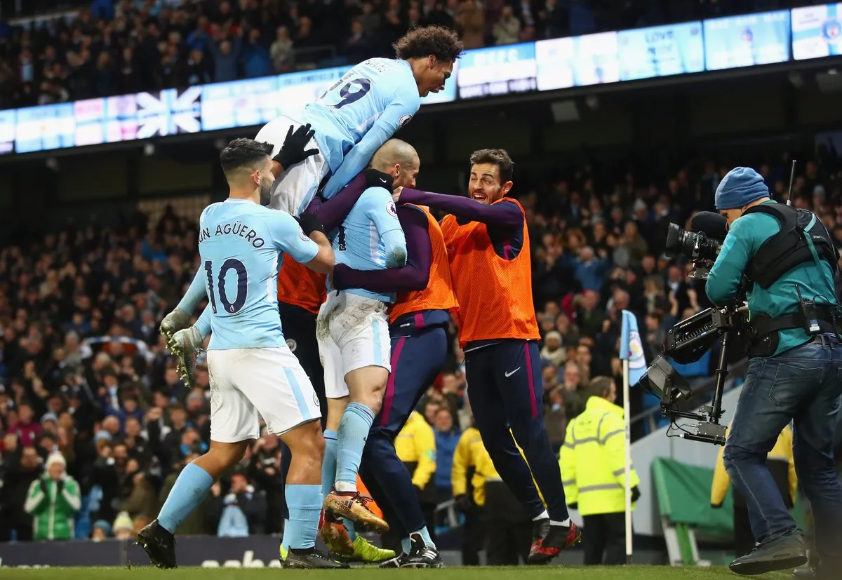 David Silva bùng nổ giúp Man City 