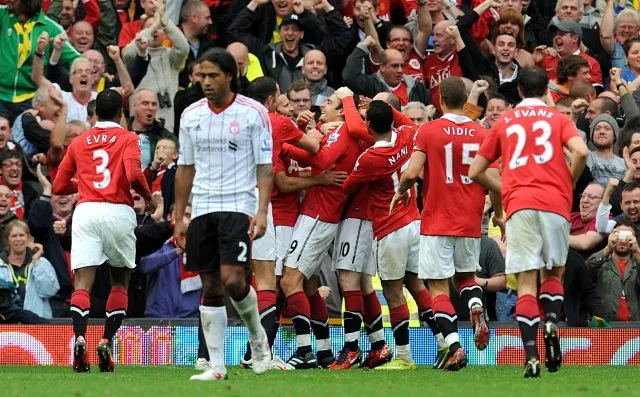 Man United vs Liverpool và 5 màn đối đầu kinh điển tại Old Trafford - Bóng Đá