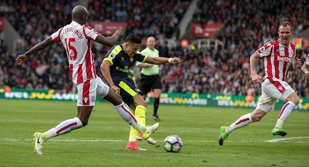 Chấm điểm Arsenal trận thắng Stoke City: 'Ngả mũ' trước Sanchez - Bóng Đá