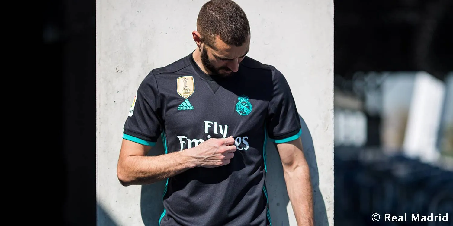 Chùm ảnh: Bale & Benzema ra mắt áo đấu mới của Real Madrid, M.U hết cơ hội - Bóng Đá