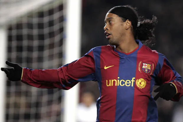 Bí mật giữa Man Utd và Ronaldinho được hé lộ - Bóng Đá