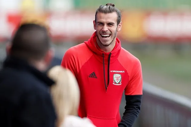 Gareth Bale động viên xứ Wales trước giờ phán quyết - Bóng Đá