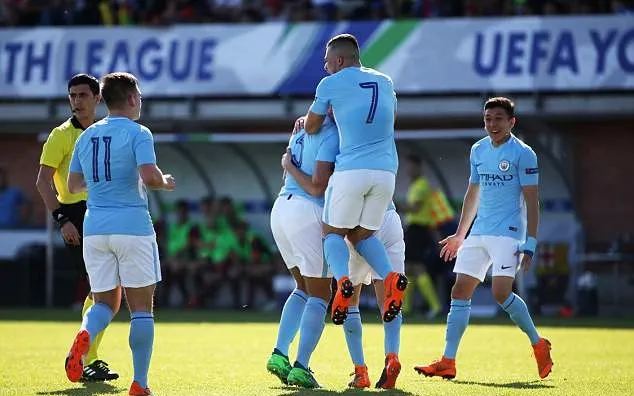 Đội trẻ Man City làm thay công việc cho đàn anh ở Champions League - Bóng Đá
