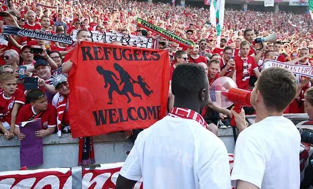 Tới Liverpool, Naby Keita khóc hết nước mắt ngày chia tay RB Leipzig - Bóng Đá