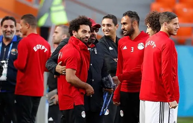 Quẩy nhiệt trên sân tập, Mohamed Salah 100% chiến Uruguay - Bóng Đá