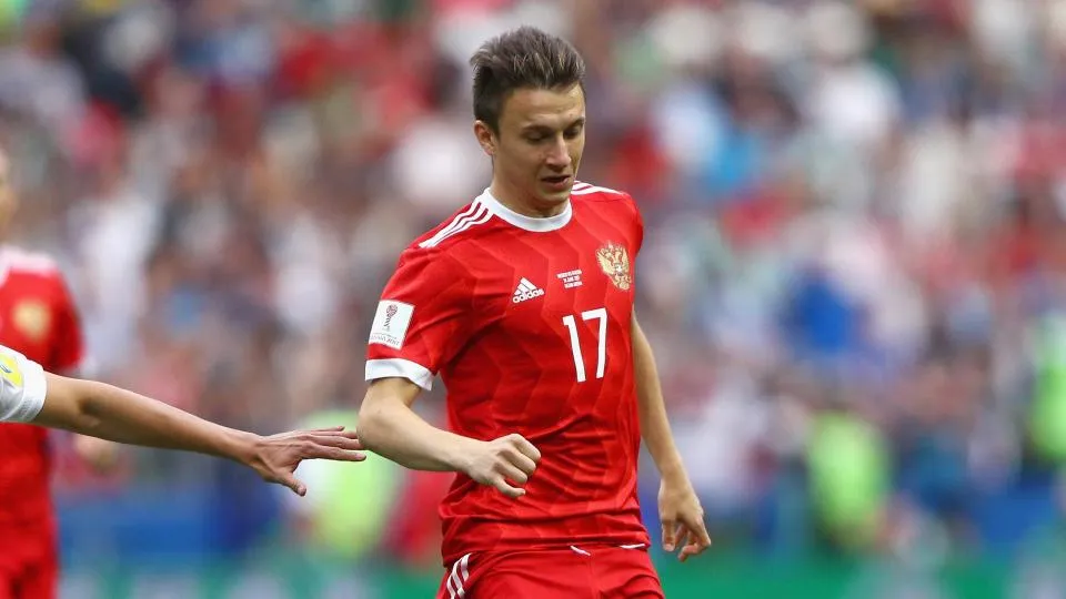 M.U, Arsenal chú ý: 'Hàng hot' Golovin muốn tới Premier League - Bóng Đá