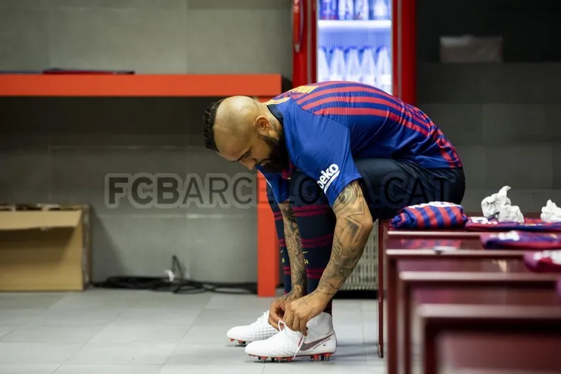 Arturo Vidal rạng rỡ ra mắt Barca, chưa chốt số áo - Bóng Đá