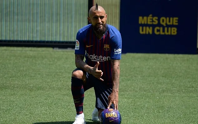 Arturo Vidal rạng rỡ ra mắt Barca, chưa chốt số áo - Bóng Đá