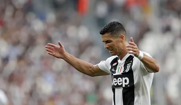 Ronaldo tung hình ảnh cực chất dù tịt ngòi ở Juventus - Bóng Đá