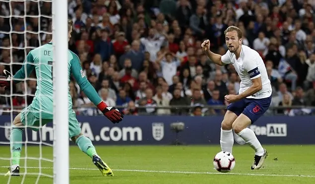 Sau tất cả, Harry Kane đã chạm tay vào 'Chiếc giày vàng' - Bóng Đá