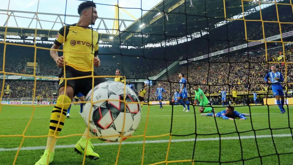 Thần đồng nước Anh lập cú đúp, Dortmund vẫn chia điểm đáng tiếc - Bóng Đá
