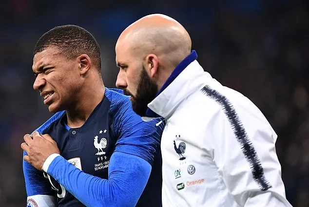 Mbappe và Neymar khiến PSG lo lắng trước đại chiến Liverpool - Bóng Đá